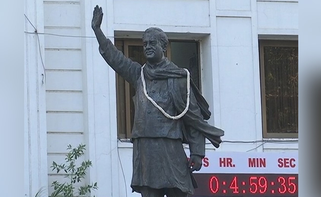 Gujarat Congress Takes Down Countdown Clock After BJP's Super Surge