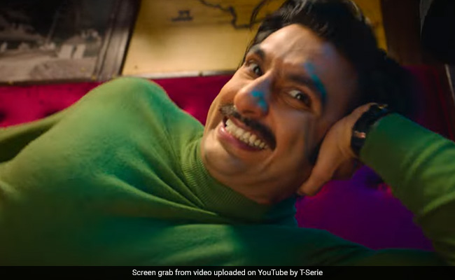 <i>Cirkus</i> Trailer: Ranveer Singh In A Comedy Of Errors. Bonus - Surprise Cameo By Deepika Padukone