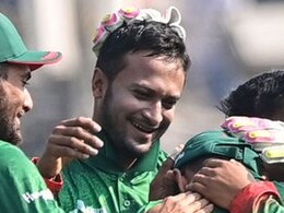 IND vs BAN: बांग्लादेश के शाकिब अल हसन ने वर्ल्ड रिकॉर्ड बनाकर मचाई सनसनी, ऐसा करने वाले दुनिया के इकलौते खिलाड़ी बने
