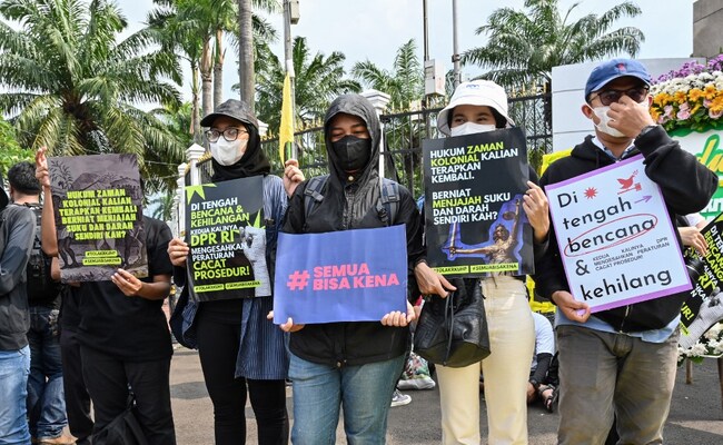 Indonesia Bans Sex Outside Marriage, Live-Ins By Unmarried Couples