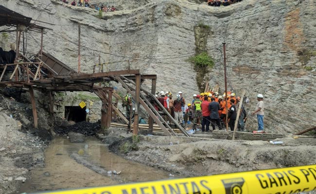 10 Workers Killed In Coal Mine Blast In Indonesia
