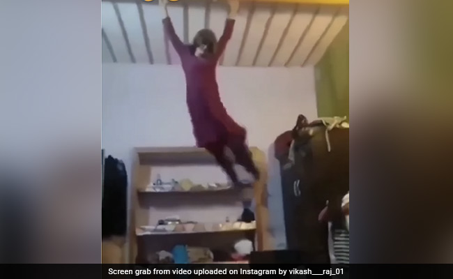 डांस करते-करते छत की सीलिंग पर लटक गई लड़की, फिर जो हुआ, Video देख फटी रह जाएंगी आपकी आंखें