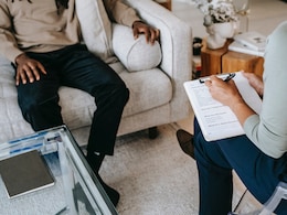 Right Time To See A Therapist: जीवन में आएं ये 5 मोड़, तो बिना हिचकिचाए थेरेपिस्ट के पास जाएं