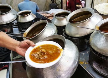 7 Delhi-Based Eateries Since Pre-Independence Era That Are Still Going Strong 7 Delhi-Based Eateries Since Pre-Independence Era That Are Still Going Strong