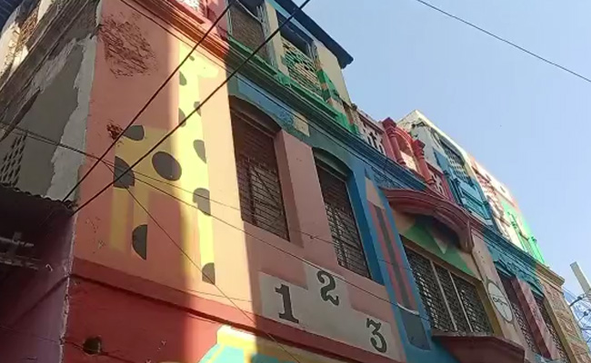 Delhi Teacher Attacks Class 5 Girl With Scissors, Throws Her Off Balcony