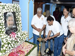 Johnny Lever And Other Actors Attend Vikram Gokhale's Prayer Meet Johnny Lever And Other Actors Attend Vikram Gokhale's Prayer Meet