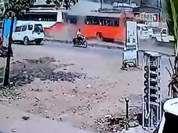 On Camera, Bus Rams 7 Vehicles On Maharashtra Highway, 2 Dead On Camera, Bus Rams 7 Vehicles On Maharashtra Highway, 2 Dead