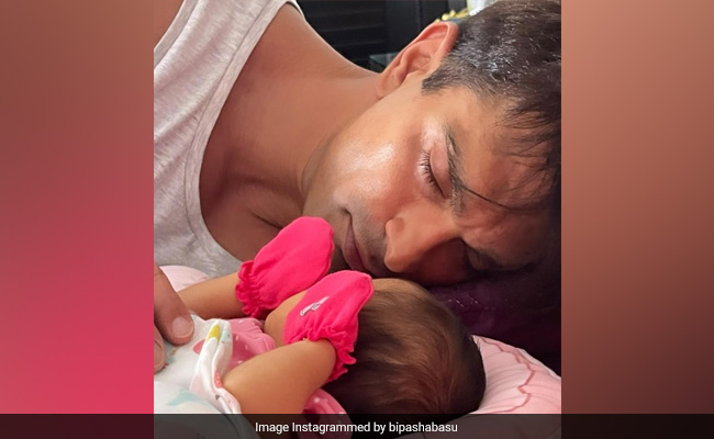 Bipasha Basu Shares An Aww-Dorable Pic Of Karan Singh Grover With Daughter Devi: "This Is Love"