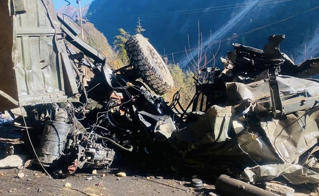3 Army Officers 13 Soldiers Killed After Army Truck Falls Into Gorge