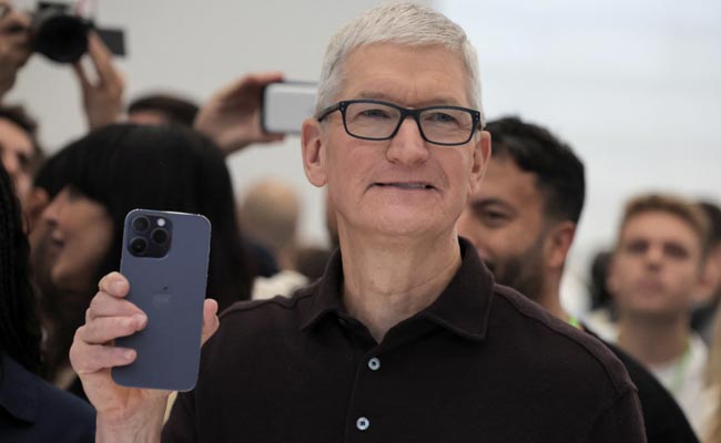 Tim Cook Conveyed Apple App Store Curb Concerns To Japan PM: Report
