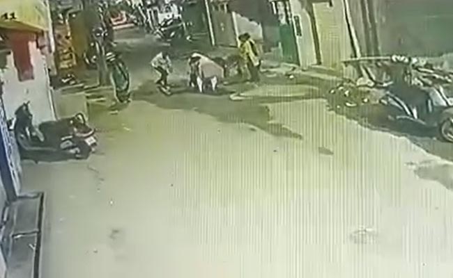 Caught On Camera: Bengaluru Man Killed As Group Smashes His Head With Stones