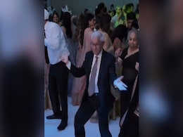 शादी में आए 82 साल के अंकल ने अपनी परफॉर्मेंस से लगा दी आग, लहरा-लहरा कर करने लगे डांस तो लोग बोले- ये तो 'ये तो एनर्जी का पावर हाउस हैं' शादी में आए 82 साल के अंकल ने अपनी परफॉर्मेंस से लगा दी आग, लहरा-लहरा कर करने लगे डांस तो लोग बोले- ये तो 'ये तो एनर्जी का पावर हाउस हैं'