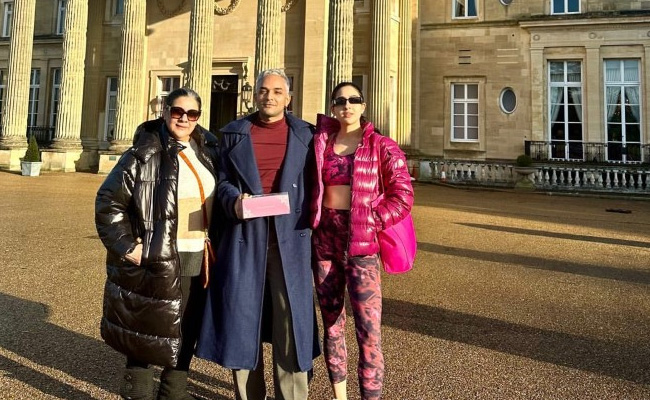 Inside Sara Ali Khan And Mom Amrita Singh's United Kingdom Diaries