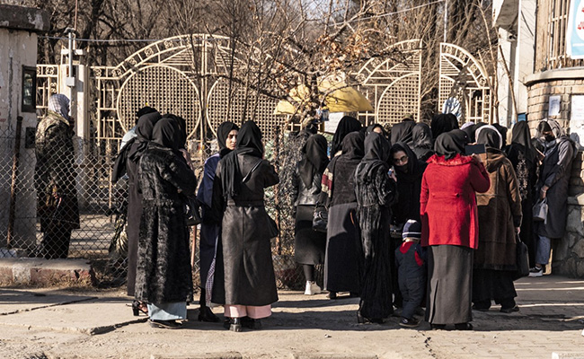 Afghan Women Stopped From Entering Universities After Taliban Ban