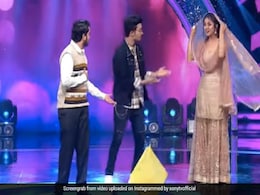 इंडियन आइडल के सेट पर बेहद संस्कारी बहू के अंदाज में दिखी शहनाज गिल, एक बार फिर अपनी अदाओं से जीता फैंस का दिल इंडियन आइडल के सेट पर बेहद संस्कारी बहू के अंदाज में दिखी शहनाज गिल, एक बार फिर अपनी अदाओं से जीता फैंस का दिल
