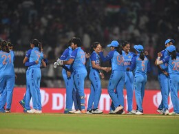 IND W vs PAK W T20 World Cup: पाकिस्तान के खिलाफ मुहामुकाबले में स्मृति मंधाना की जगह किसे मिलेगी भारतीय प्लेइंग XI में जगह, जानें संभावित इलेवन
