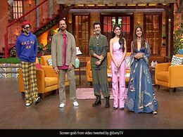 'द कपिल शर्मा शो' में पहुंचे 'सर्कस' फिल्म के इतने ढेर सारे कलाकार, कपिल शर्मा बोले- हमारा स्टूडियो फुल हो गया है 'द कपिल शर्मा शो' में पहुंचे 'सर्कस' फिल्म के इतने ढेर सारे कलाकार, कपिल शर्मा बोले- हमारा स्टूडियो फुल हो गया है