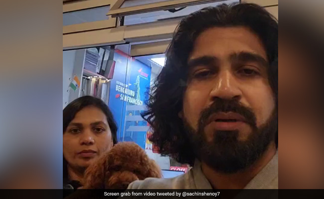 बेंगलुरु : दंपती का आरोप, एयर इंडिया पायलट ने विमान के अंदर डॉगी को ले जाने से रोका, एयरलाइन ने दी सफाई