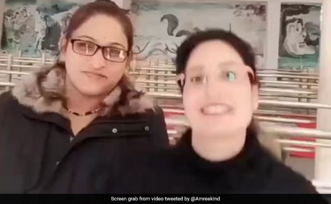 Video: 2 Women Guards Dance To Bollywood Song At Mahakaleshwar Temple, Sacked