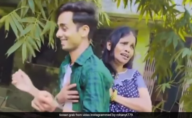 लड़के के साथ बाइक पर रोमांस करती दिखीं रानू मंडल, दोनों ने साथ में गाया गाना, लोग बोले- ये तो विक्रम बेताल हैं...