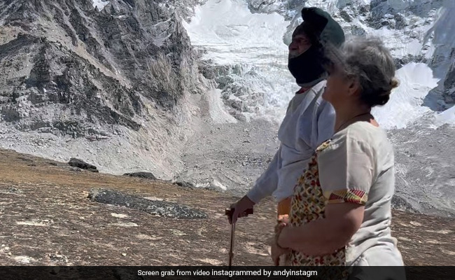 Viral Video: Elderly Couple Fulfils Lifetime Wish Of Visiting Mount Everest