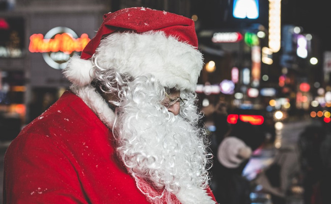 Australian Health Expert Wants 'Overweight' Santas To Be Banned From Shopping Centres