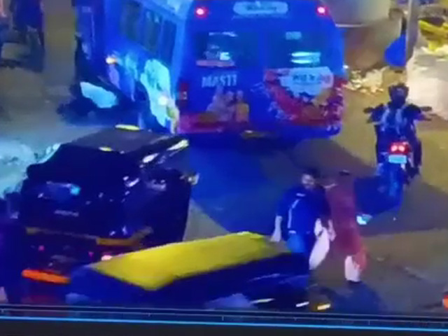 On Camera, Mumbai Man Lunges Under Moving Bus On Busy Road, Dies