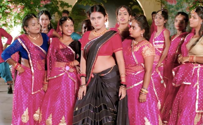 फिर आई साथ मे माही श्रीवास्तव और नेहा राज की जोड़ी, भोजपुरी गाने 'खाना कई दिहनी माना' ने मचाया धूम