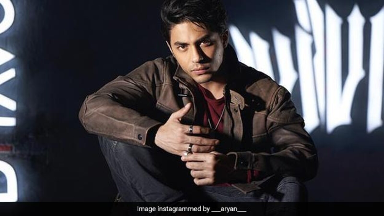 Nav Smiling शाहरुख खान ने फैमिली के साथ देखी 'पठान', आर्यन खान को हंसता देख फैंस ...