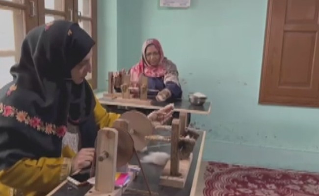 Kashmir Women Find Success In New Modification To An Ancient Tool