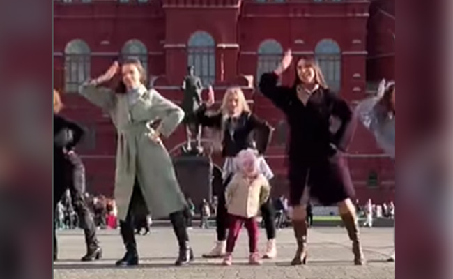 Trending: Russian Women Groove To This <i>Pushpa: The Rise</i> Song. Internet Is Thrilled