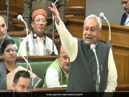 बिहार विधानसभा में शहीद जवानों के मुद्दे पर बीजेपी का हंगामा, सदन से किया वॉकआउट बिहार विधानसभा में शहीद जवानों के मुद्दे पर बीजेपी का हंगामा, सदन से किया वॉकआउट
