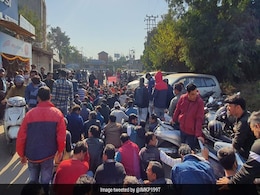 "No Salary If You Sit At Home": Lieutenant Governor Tells Kashmiri Pandits "No Salary If You Sit At Home": Lieutenant Governor Tells Kashmiri Pandits