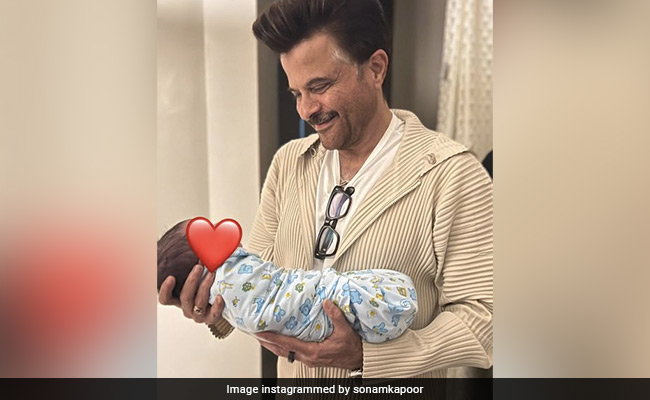 Sonam Kapoor And Anand Ahuja's Birthday Wishes For Anil Kapoor Also Feature Son Vayu