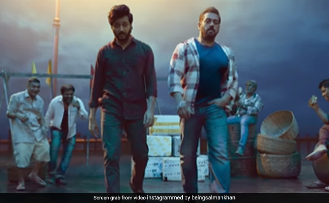 सलमान खान ने दिया रितेश देशमुख को बर्थडे गिफ्ट, मराठी फिल्म ‘वेद’ में करेंगे कैमियो