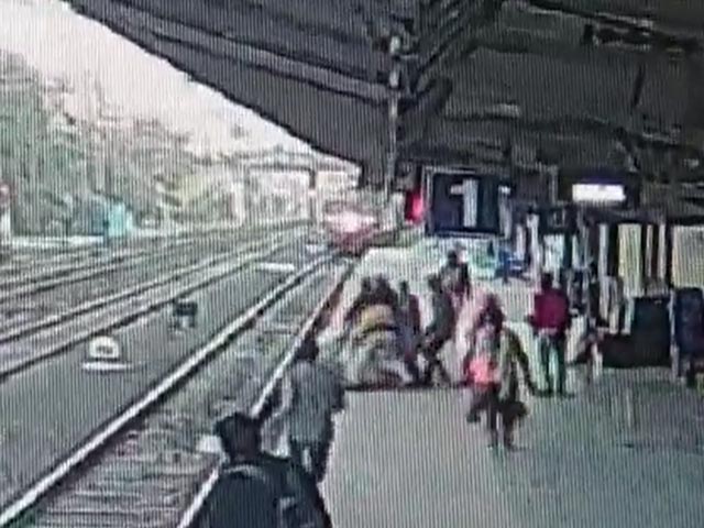 रेलवे स्टेशनों पर लगे  WiFi नेटवर्क के monetization के लिए करार