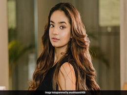 Anushka Sen जिम में घंटों बहाती हैं पसीना, यह है एक्ट्रेस का फिटनेस रूटीन जिसे आप भी कर सकते हैं फॉलो Anushka Sen जिम में घंटों बहाती हैं पसीना, यह है एक्ट्रेस का फिटनेस रूटीन जिसे आप भी कर सकते हैं फॉलो