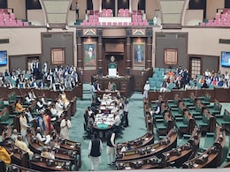 MP: महू में आदिवासी युवती की मौत का मामला विधानसभा में गूंजा, कांग्रेस ने सरकार पर साधा निशाना MP: महू में आदिवासी युवती की मौत का मामला विधानसभा में गूंजा, कांग्रेस ने सरकार पर साधा निशाना