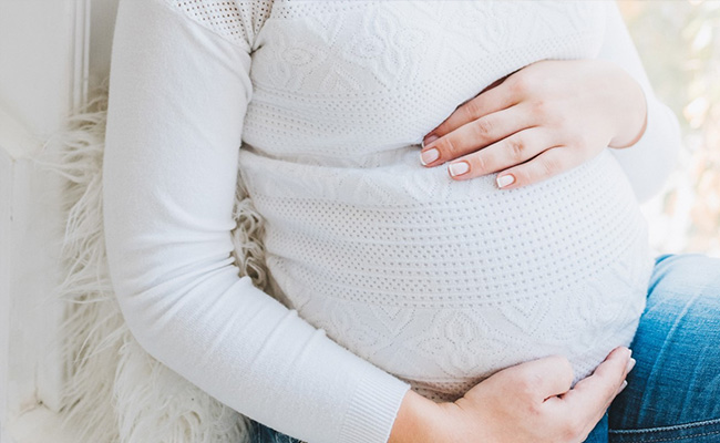 Pregnant Canadian Woman's Indian In-Laws Want iPhones From Her, She Shares Ordeal On Reddit