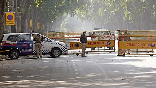 दिल्ली पुलिस की रेड में Isis मॉड्यूल का पर्दाफाश, 2 आतंकी गिरफ्तार, फिदायीन  हमले की ले रहे थे ट्रेनिंग | Delhi Police Raid Busts Isis Module 2  Terrorists Arrested