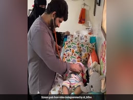 Watch: Doctor Distracts Baby While Giving Vaccination Shot, Internet Amused Watch: Doctor Distracts Baby While Giving Vaccination Shot, Internet Amused