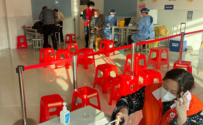 Chinese Cities Distribute Free Fever Drugs As Covid Cases Rise