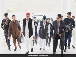Rampur Bypoll: Akhilesh Yadav Attends Rally With Azam Khan, Attacks BJP Rampur Bypoll: Akhilesh Yadav Attends Rally With Azam Khan, Attacks BJP