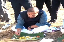 Himanta Sarma Enjoys Lunch With Locals In Assam's Golaghat Himanta Sarma Enjoys Lunch With Locals In Assam's Golaghat