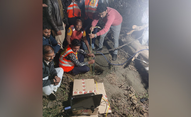 Boy, 8, Stuck At 60 Feet Inside 400-Foot Borewell In Madhya Pradesh