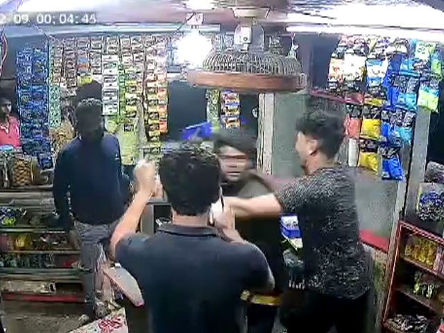 Video: बेंगलुरु के दुकानदारों पर किया गया हमला