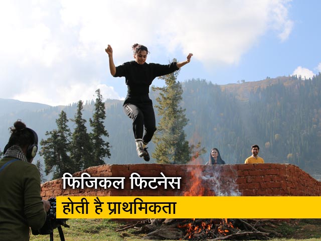 Watch: तापसी पन्नू ने सैनिकों के साथ ऑब्स्टेकल कोर्स में लगाई दौड़