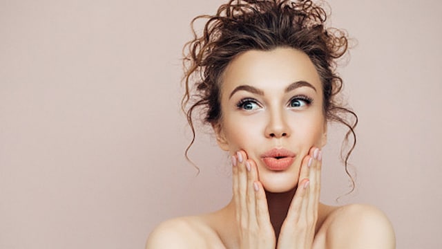 You can ensure your skin stays supple and moisturised by eating winter-friendly foods