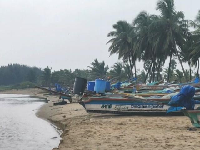 Cyclone Mandous Nears Tamil Nadu Coast, Heavy Rain Warning, Schools Shut