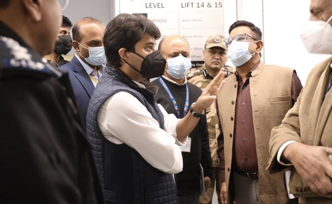 Watch: Minister J Scindia At Delhi Airport (T3) After Deluge Of Complaints